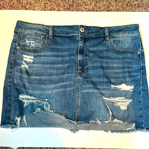 American Eagle Distressed Denim Mini Skirt Size 20 - Picture 1 of 9